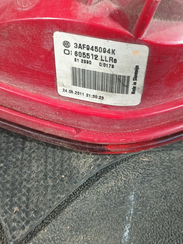 Farolim Trazeiro VW PASSAT B7 DIR 3AF945094K