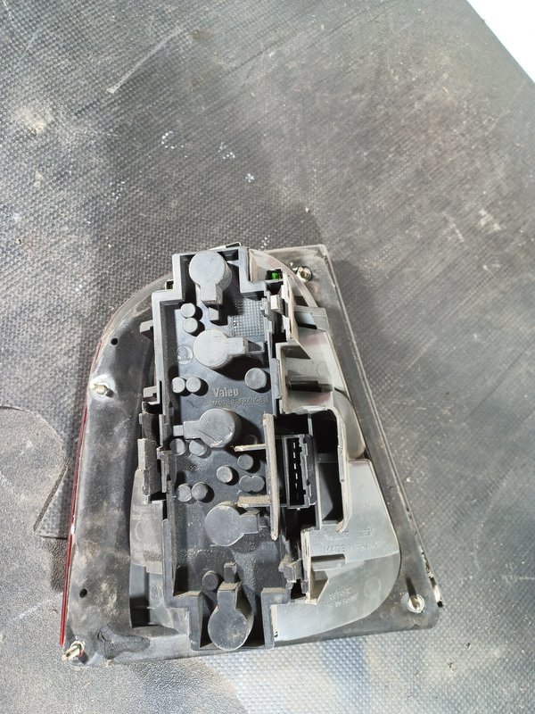 Farolim Trazeiro SKODA Octavia I DIR 1U6945112