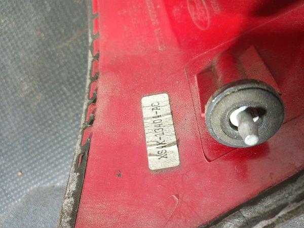 Farolim Trazeiro FORD FOCUS 1 DIR XS4X13404AC