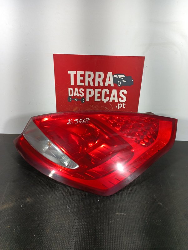 Farolim Trazeiro FORD FIESTA MK7 DIR 8A6113404A