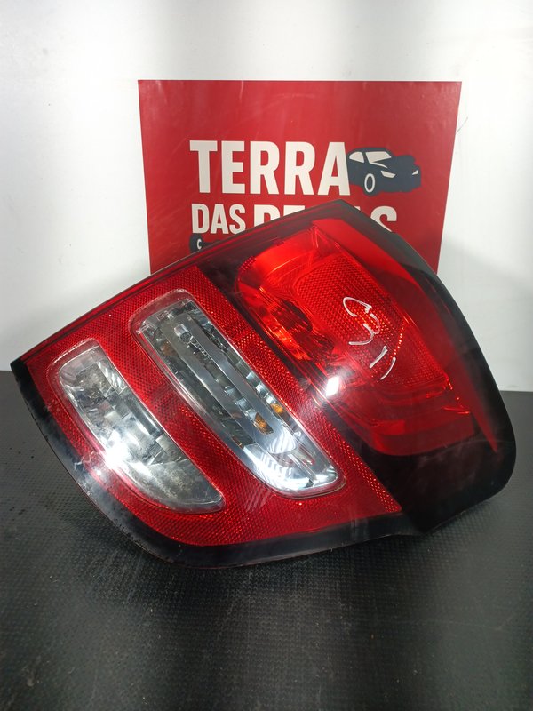 Farolim Trazeiro CITROEN C3 II Direito 9673805280