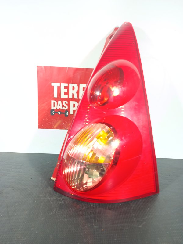 Farolim Trazeiro PEUGEOT 107 I Direito 815500H040 vermelho