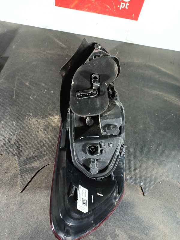 Farolim Trazeiro VW SCIROCCO III DIR 1K8945096G