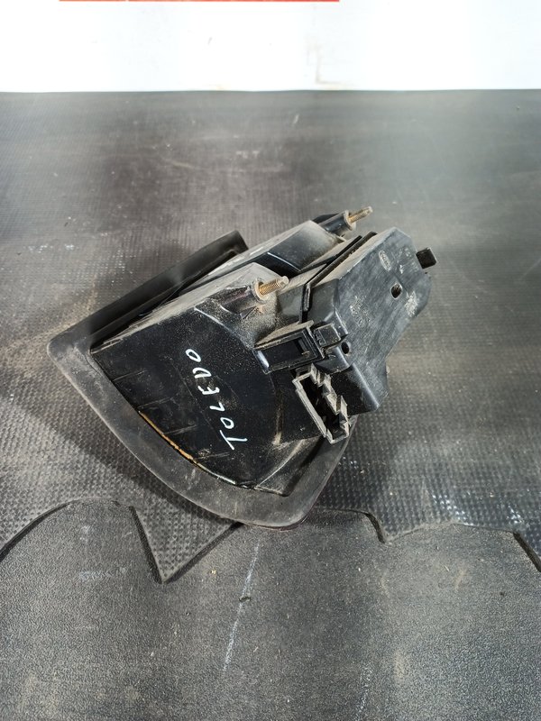 Farolim Trazeiro SEAT TOLEDO I ESQ 1L0945095A