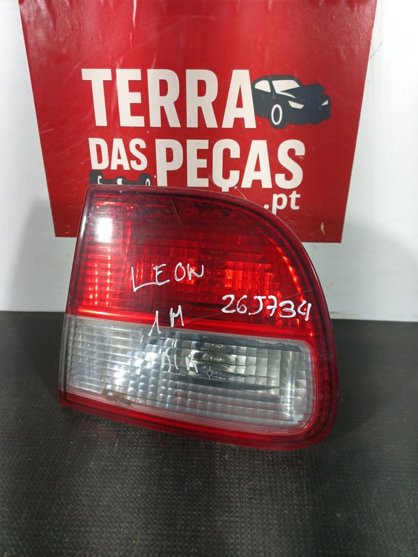Farolim Trazeiro SEAT LEON 1M1 MALA DIR 1M6945092B