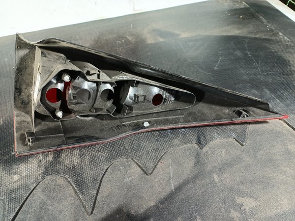 Farolim Trazeiro RENAULT MEGANE II ESQ 8200142684