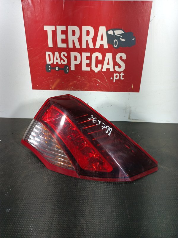 Farolim Trazeiro RENAULT LAGUNA III DIR 265507174R
