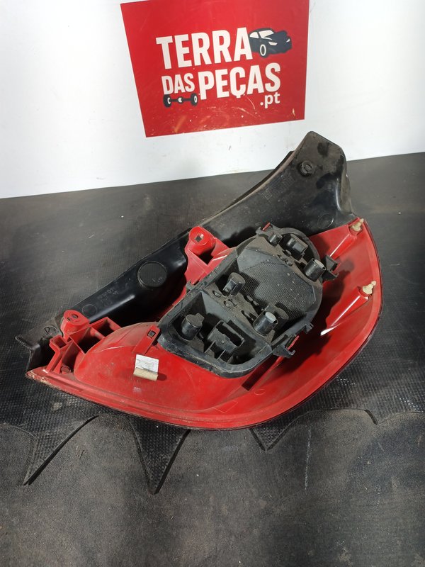 Farolim Trazeiro RENAULT CLIO III ESQ 89035079