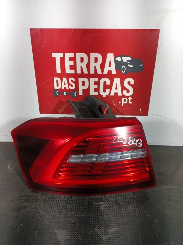 Farolim Trazeiro VW PASSAT B8 ESQ 3G9945207J