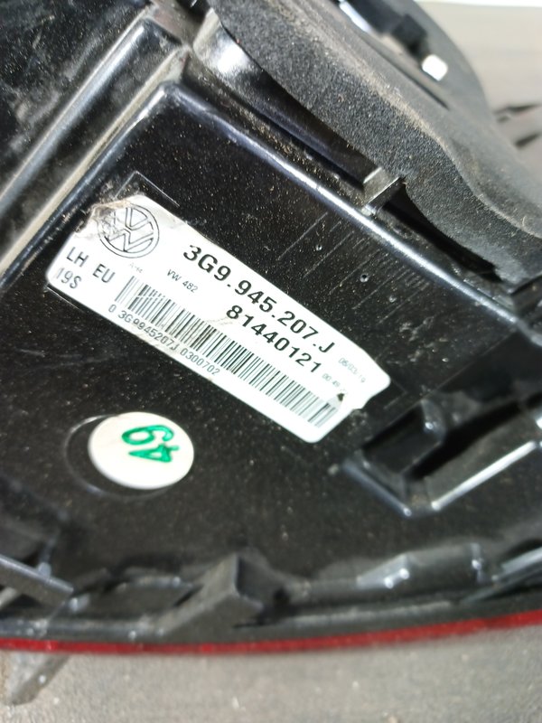 Farolim Trazeiro VW PASSAT B8 ESQ 3G9945207J
