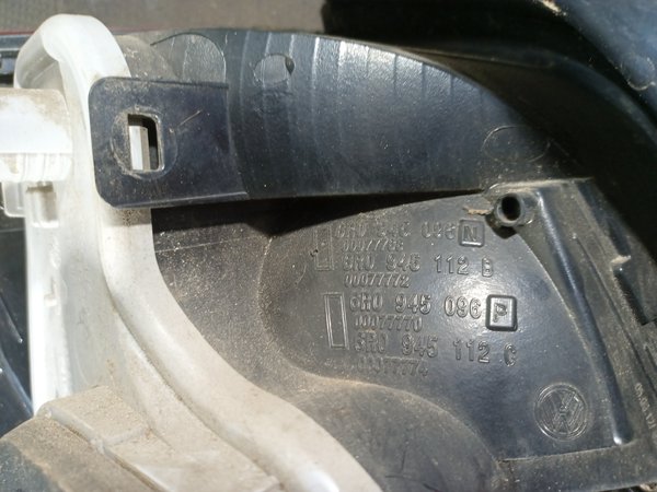 Farolim Trazeiro VW POLO 6R/6C DIR 6R0945096P