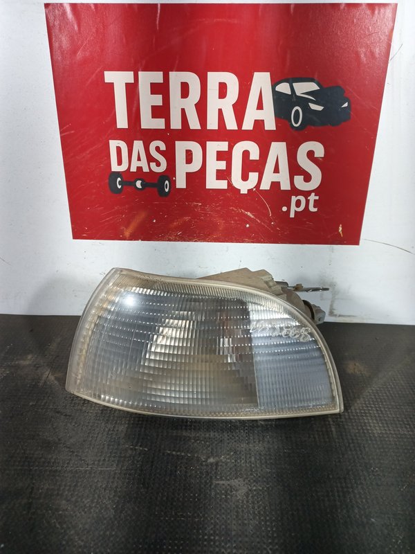 Farolim Trazeiro FIAT PUNTO 176 ESQ 46402658