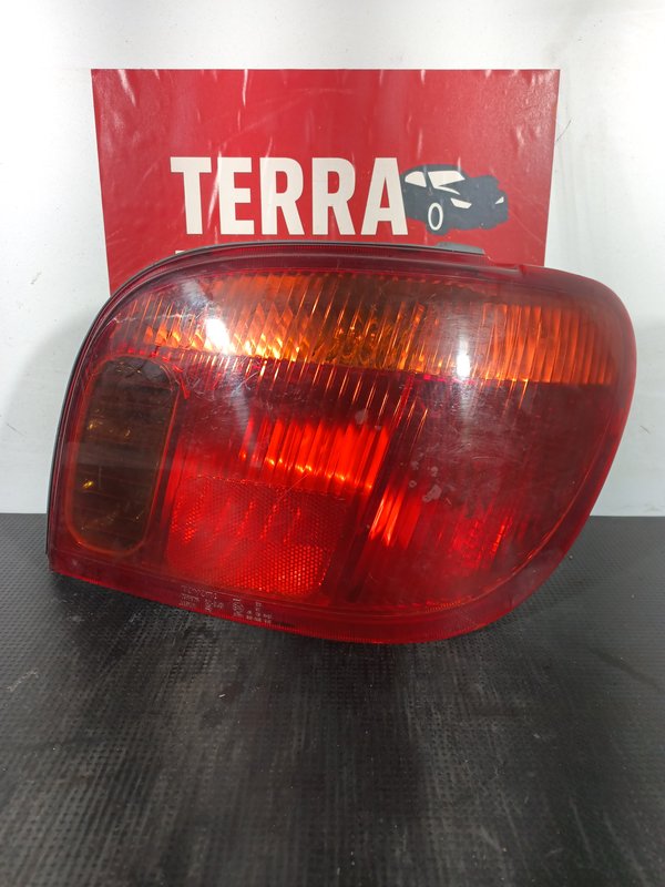 Farolim Trazeiro TOYOTA Yaris I / I Direito 81550-52280