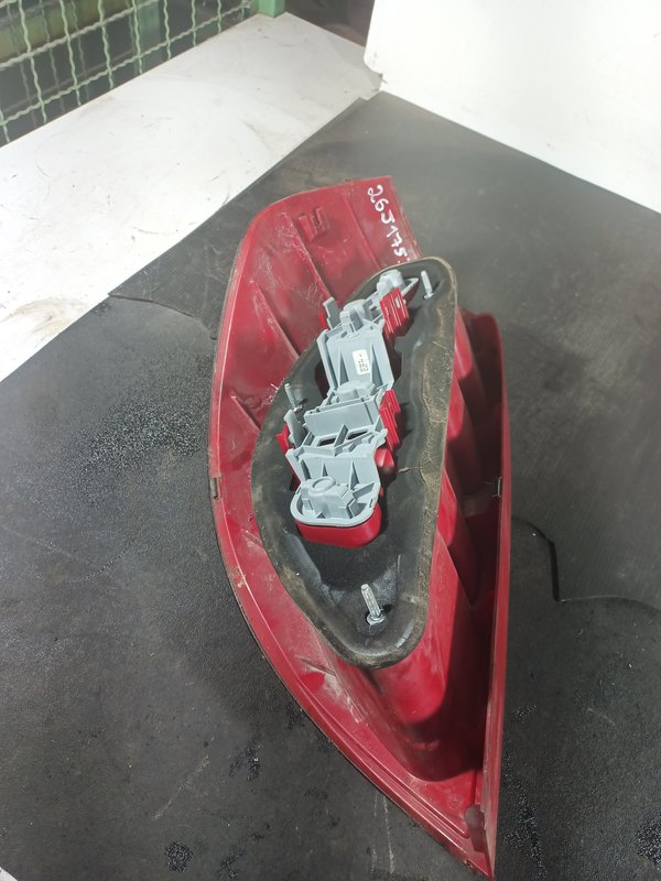 Farolim Trazeiro MERCEDES Class A W169 Dir 169820106464