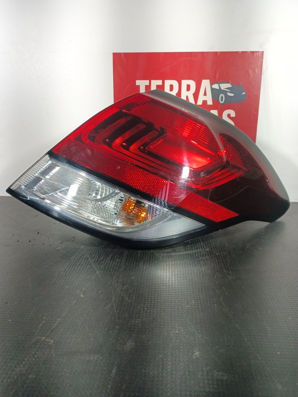 Farolim Trazeiro CITROEN C3 II Direito 9808624380 fase 2