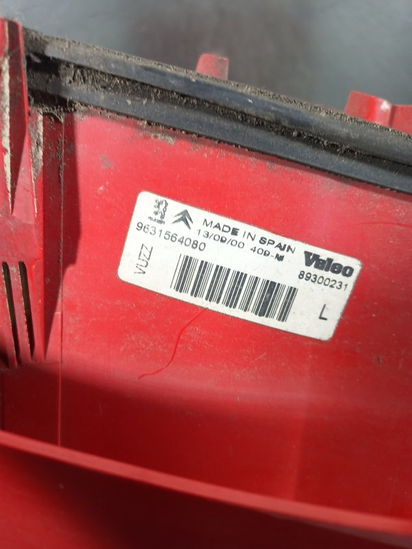 Farolim Trazeiro CITROEN Xsara Picasso ESQ 9631564080