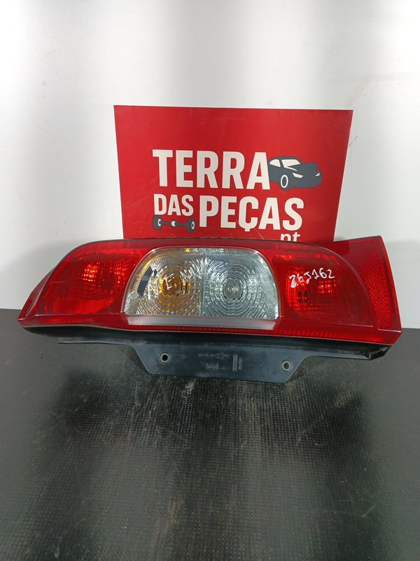 Farolim Trazeiro CITROEN NEMO DIR 13204FA