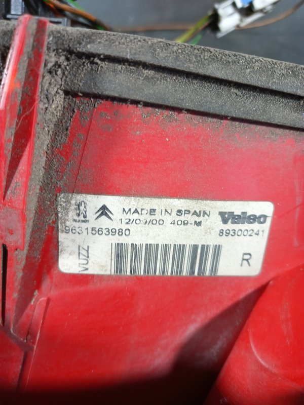 Farolim Trazeiro CITROEN XSARA PICASSO DIR 9631563980