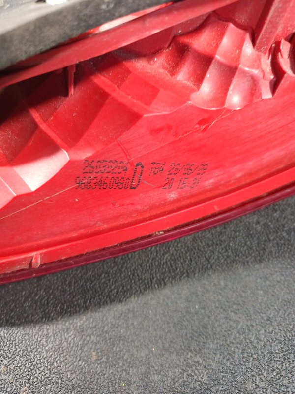 Farolim Trazeiro PEUGEOT 3008 I DIR MALA 9683460980