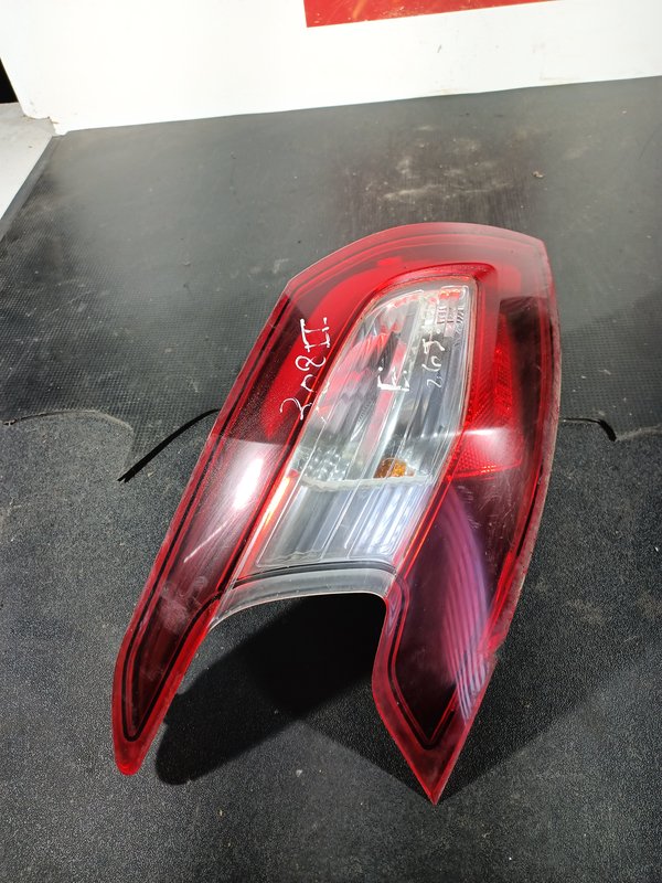 Farolim Trazeiro PEUGEOT 308 II ESQ 9677817680