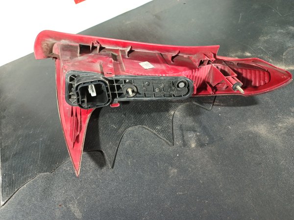 Farolim Trazeiro PEUGEOT 206 SW ESQ 9641540677
