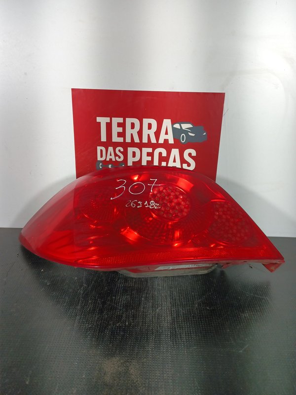 Farolim Trazeiro PEUGEOT 307 ESQ 557676B