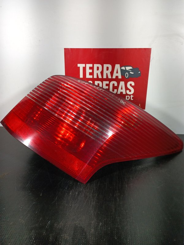 Farolim Trazeiro PEUGEOT 407 SW DIR 9641948680
