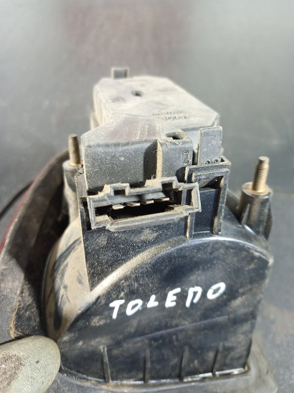 Farolim Trazeiro SEAT TOLEDO I DIR 1L0945096AJ