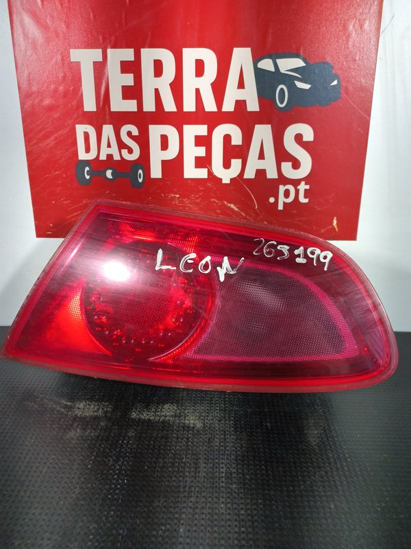 Farolim Trazeiro SEAT LEON II DIR MALA 89320301