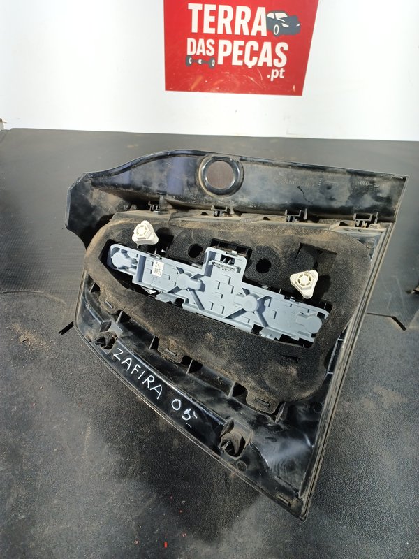 Farolim Trazeiro OPEL ZAFIRA B DIR 24451843