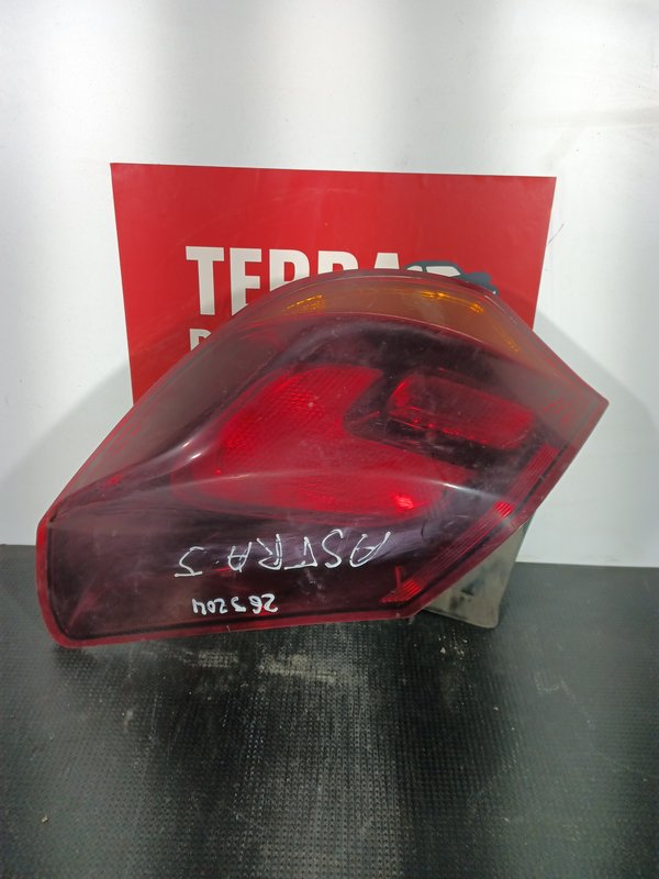 Farolim Trazeiro OPEL ASTRA J DIR 13306460