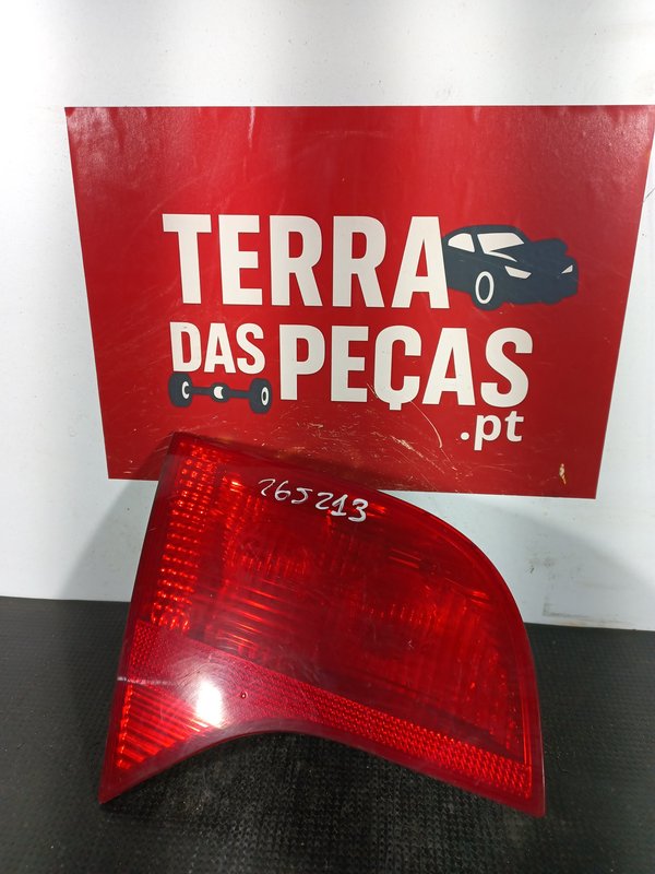 Farolim Trazeiro AUDI A4 B7 ESQ 8E9945093