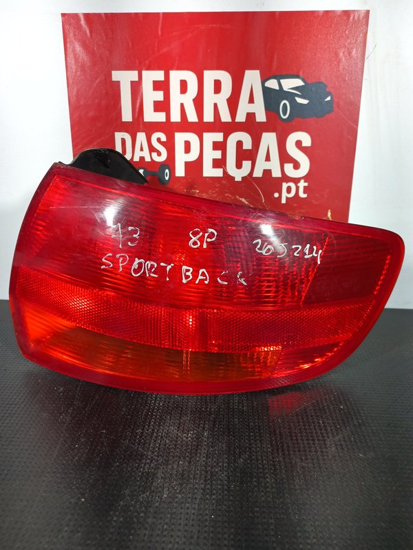 Farolim Trazeiro AUDI A3 8P DIR 8P494509613