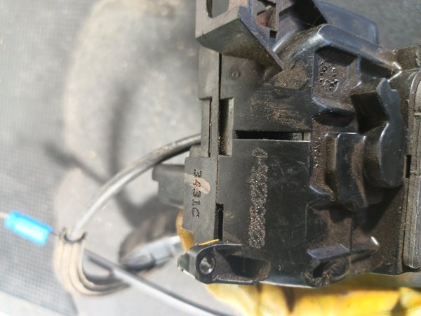 Fecho Mala RENAULT KANGOO II 8200542396