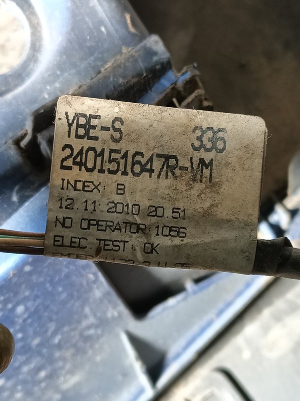 Para Choques Tras RENAULT MEGANE III 850B28186R AZUL