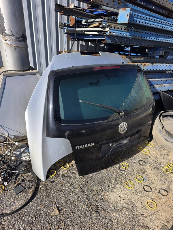 Tampa Mala VW Touran 1T0827025L PRETA