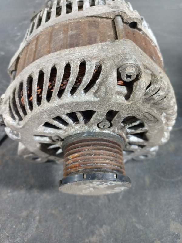 Alternador RENAULT 8200654785