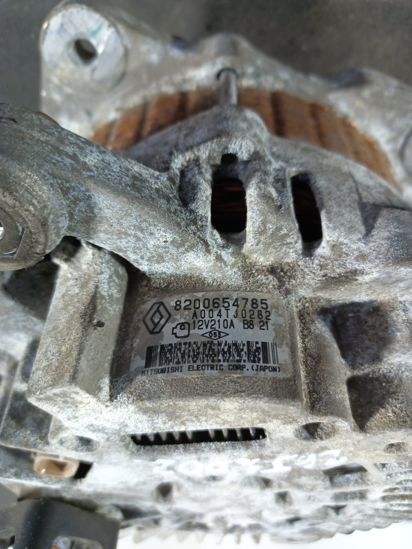 Alternador RENAULT 8200654785