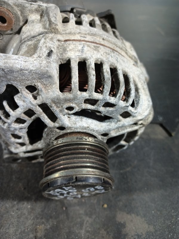 Alternador RENAULT 231008578R