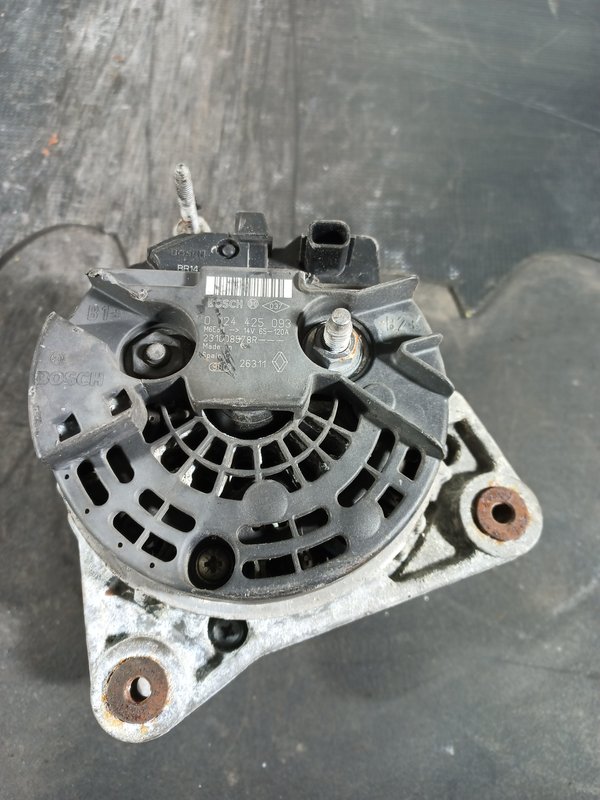 Alternador RENAULT 231008578R