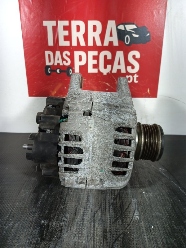 Alternador RENAULT 231007281R