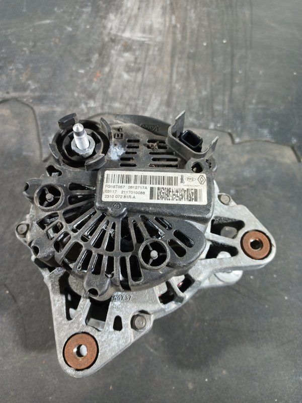 Alternador RENAULT 231007281R