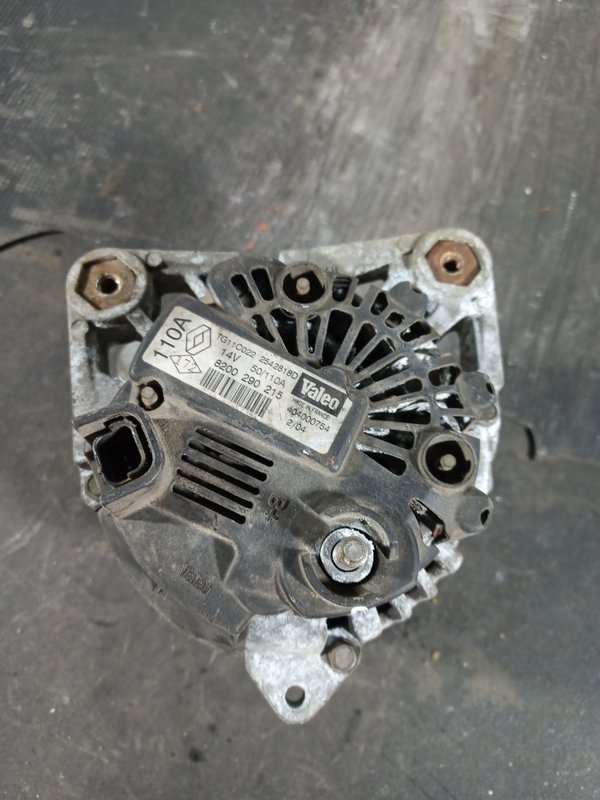 Alternador RENAULT 1.9 DCI 8200290215