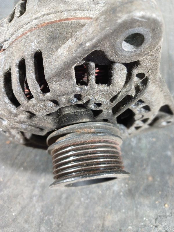 Alternador RENAULT 8200323137