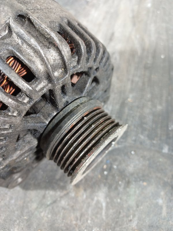 Alternador RENAULT 8200667619