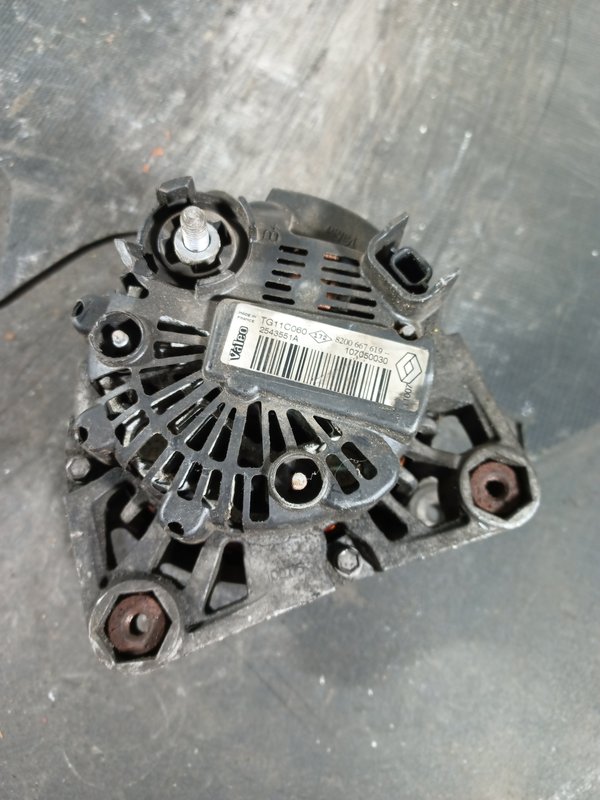 Alternador RENAULT 8200667619