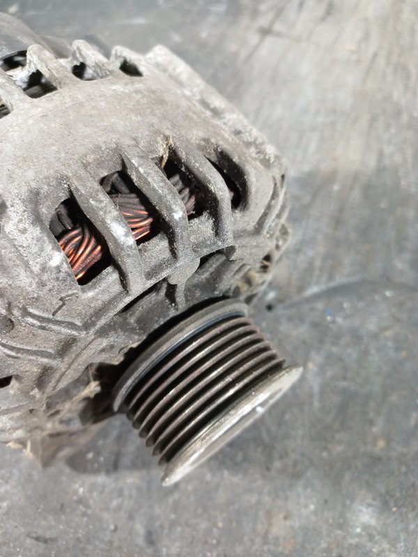 Alternador RENAULT 8200654541C