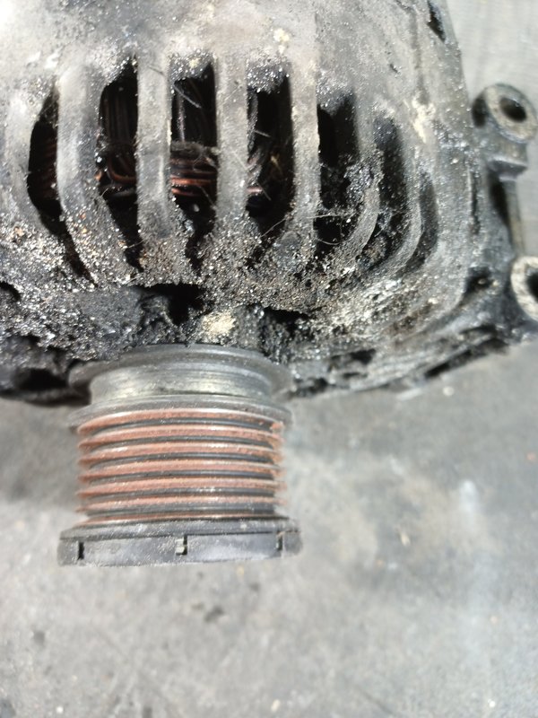 Alternador MERCEDES A0141541102