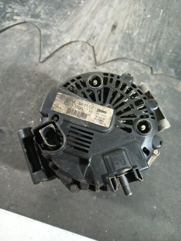 Alternador MERCEDES A0141541102