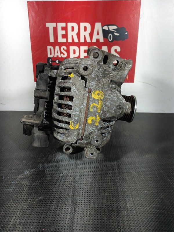 Alternador MERCEDES A0131540002